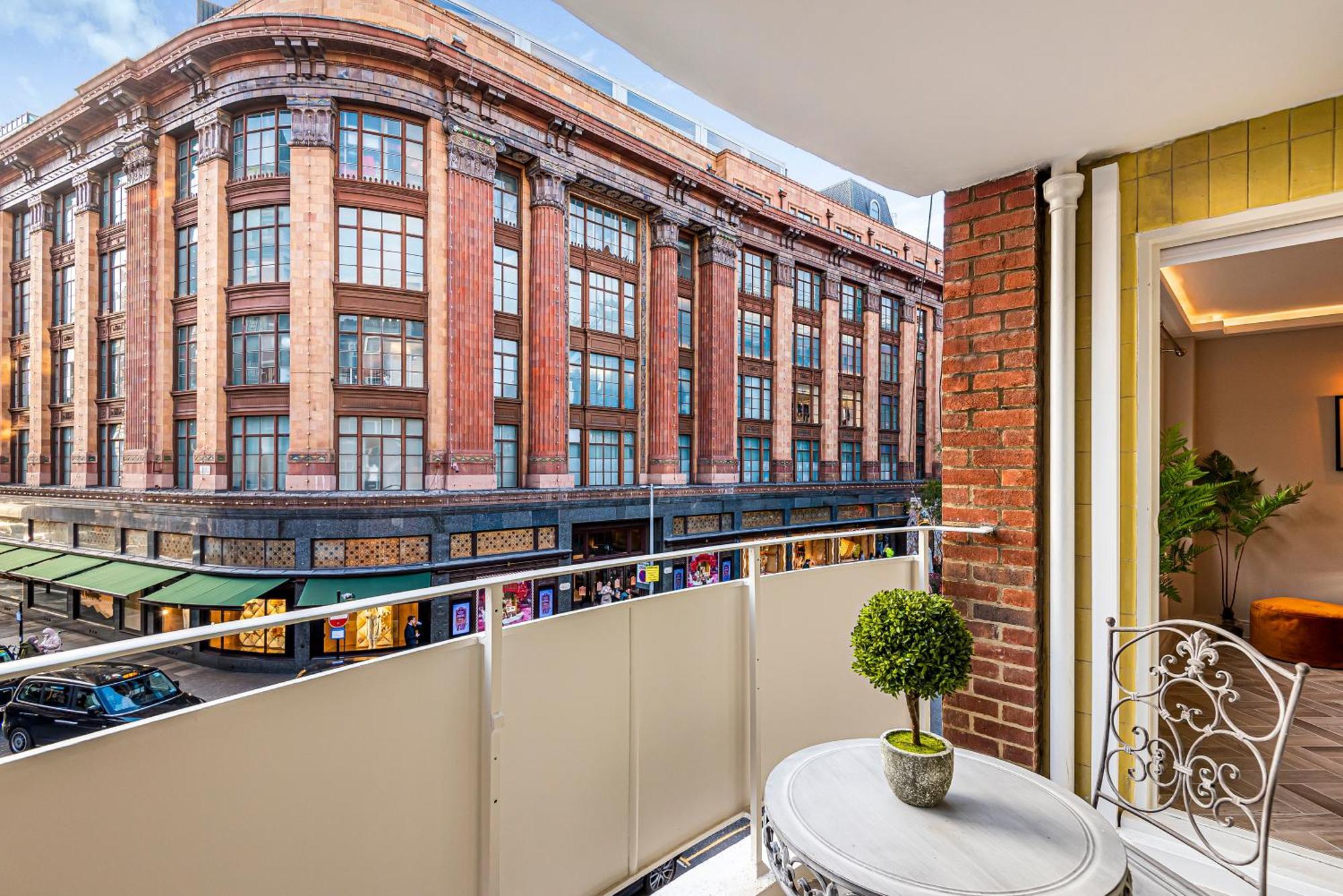 Luxury Living In Knightsbridge Private Balcony View Of Harrods, 2Br2Ba With Ac Apartment London